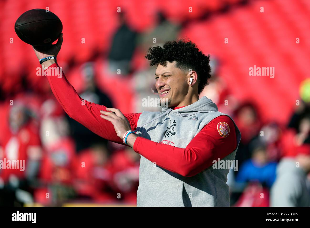 Kansas City Chiefs quarterback Patrick Mahomes warms up before an NFL
