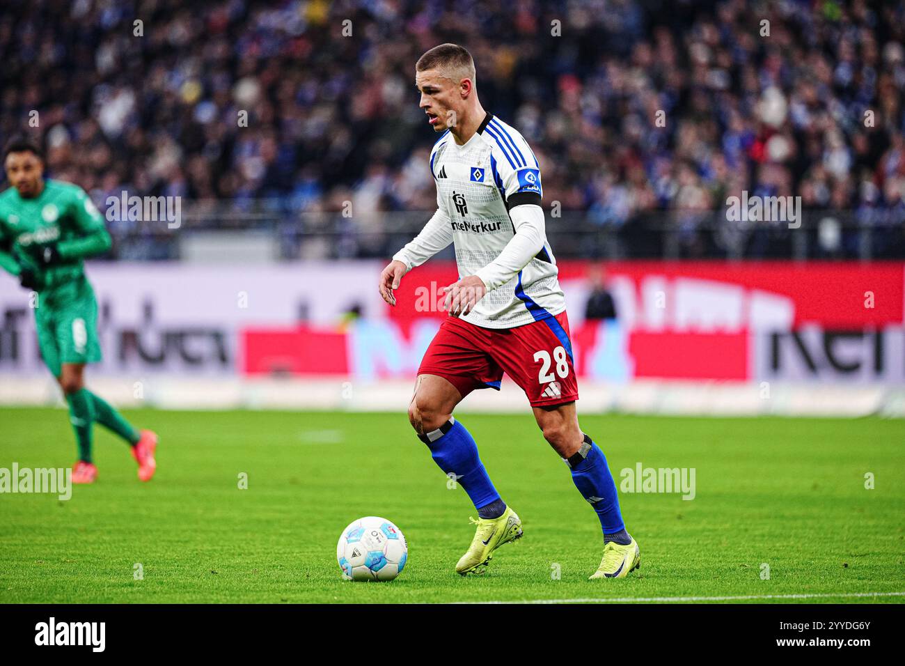 miro-muheim-hamburger-sv-28-ger-hamburger-sv-vs-spvgg-greuther