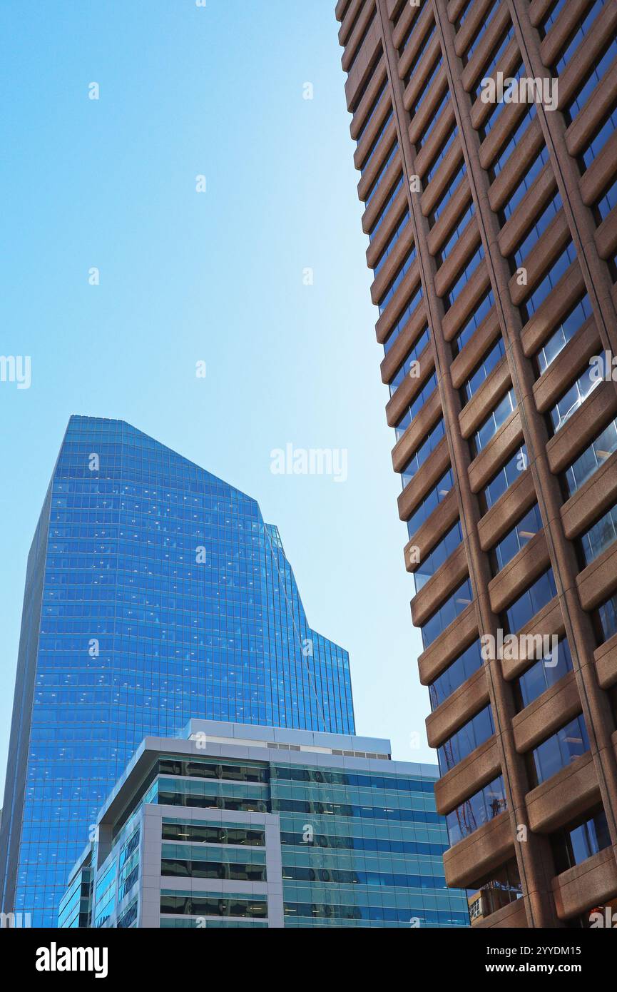 Rectangular blue skyscrapers hi-res stock photography and images - Alamy