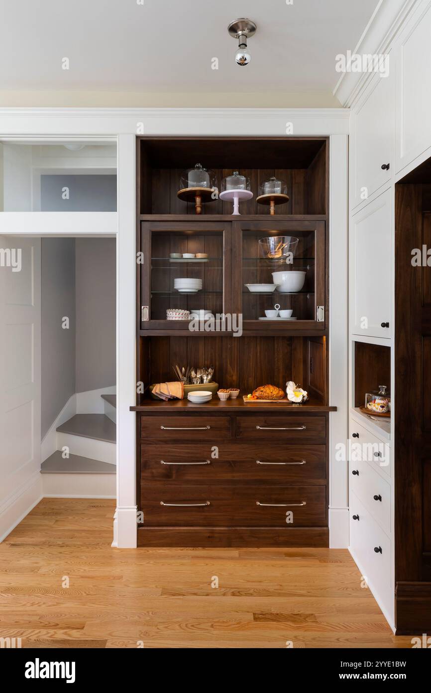 Alder cabinets hi-res stock photography and images - Alamy, image size:866x1390