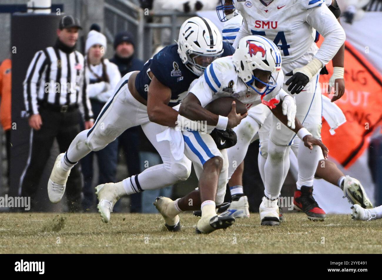 Penn State defensive end Abdul Carter sacks SMU quarterback Kevin