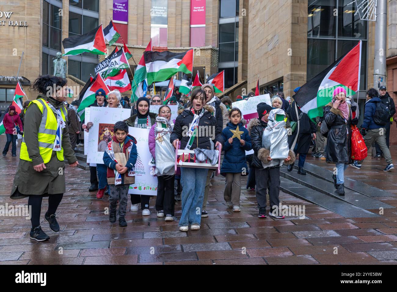 Glasgow, Scotland, UK. 21 December 2024. Nativity Procession from La ...