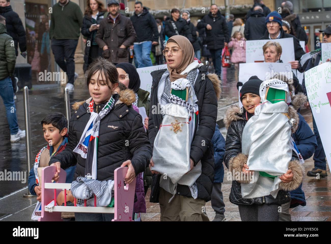 Glasgow, Scotland, UK. 21 December 2024. Nativity Procession from La ...