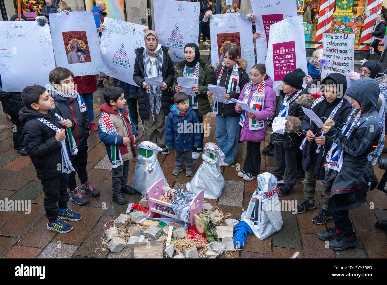Glasgow, Scotland, UK. 21 December 2024. Nativity Procession from La ...