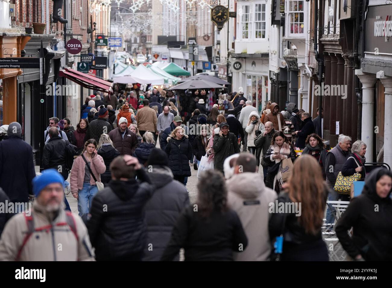 Shoppers on High Street in Winchester ahead of Christmas Day on ...
