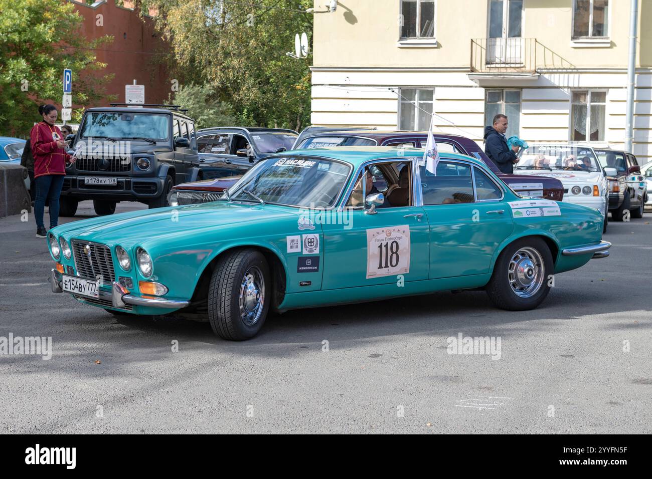 Jaguar xj series hi-res stock photography and images - Alamy