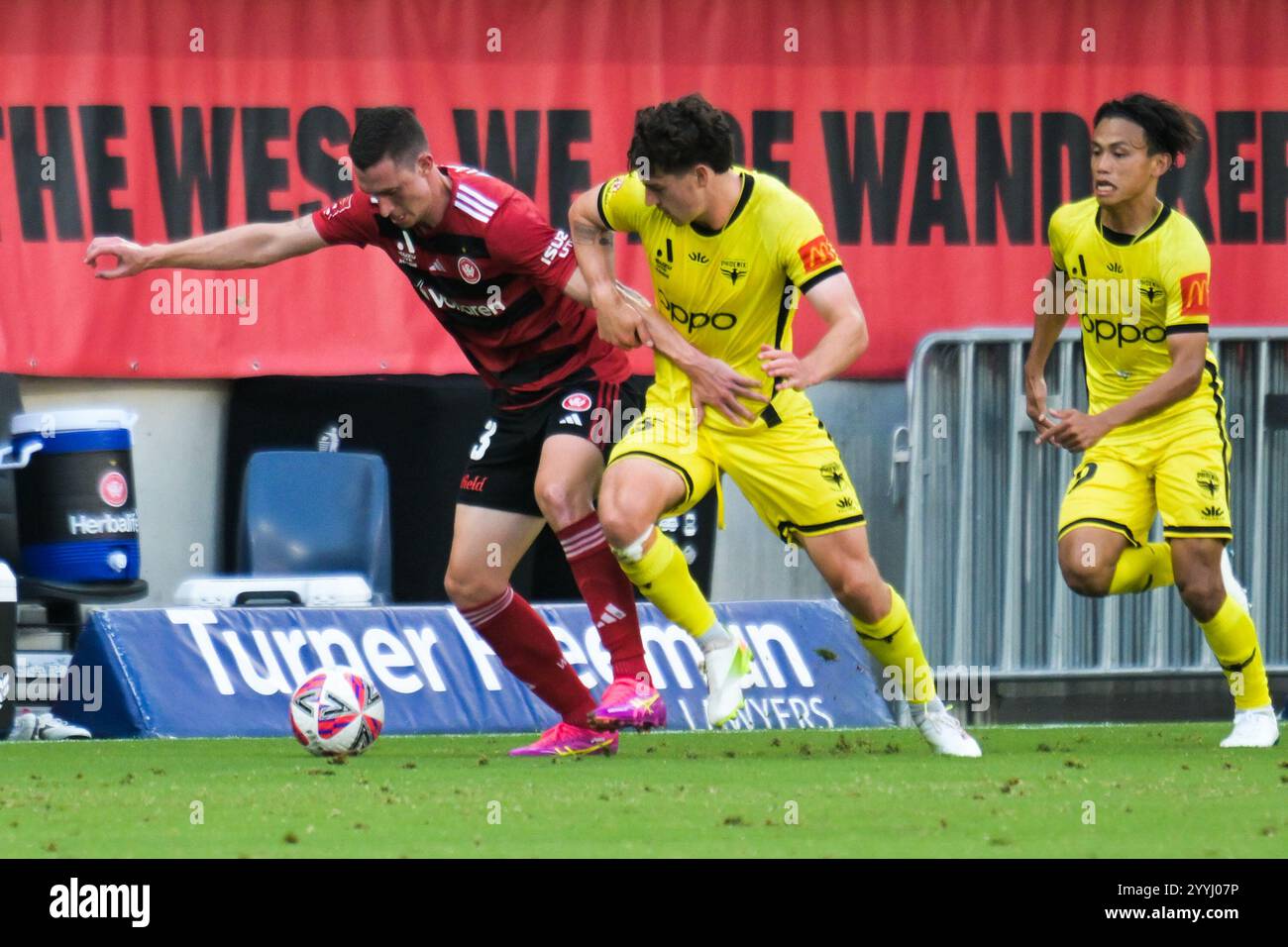 Bozhidar Boykov Kraev (L) of Western Sydney Wanderers and Isaac Robert