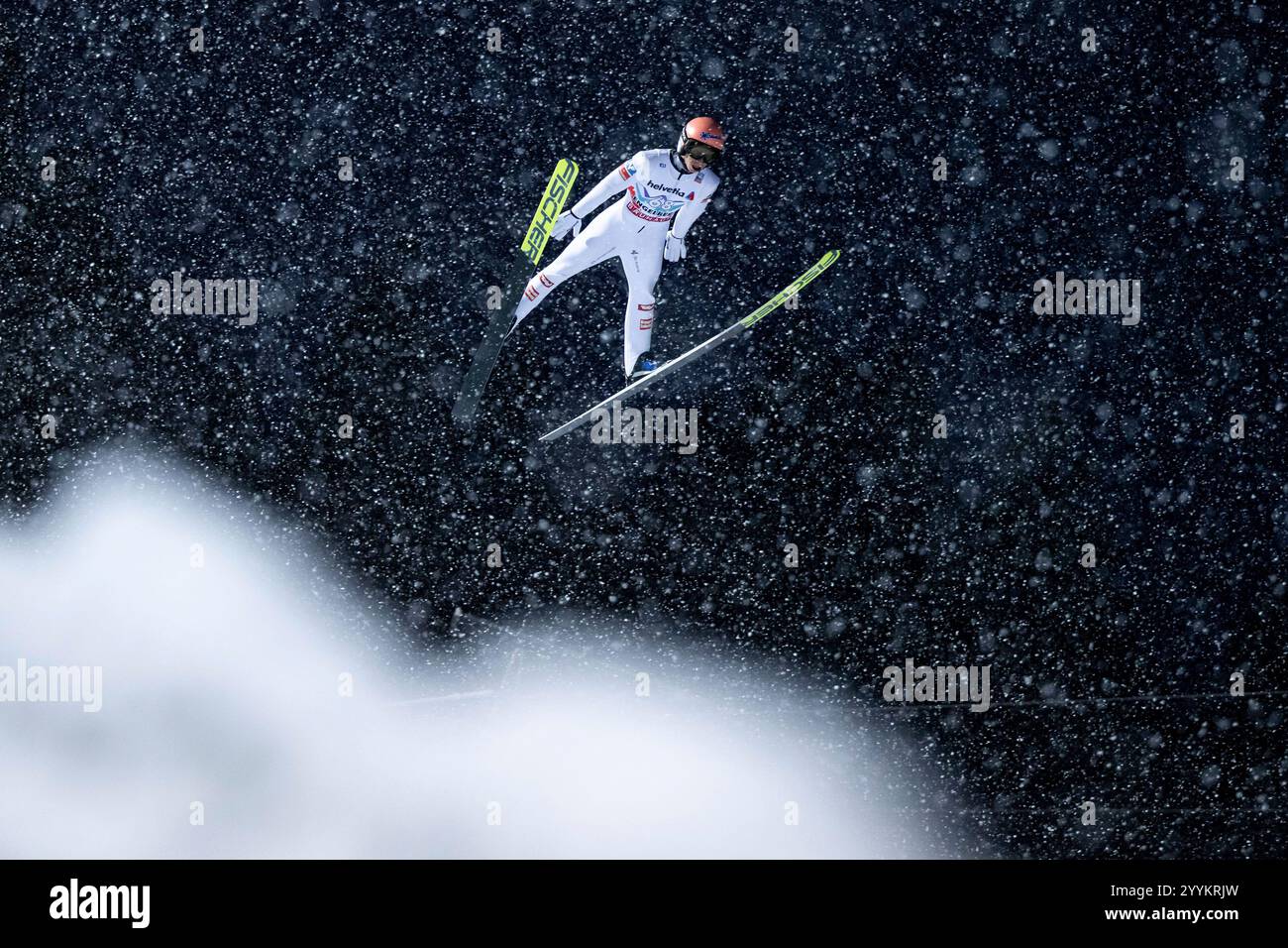 HOERL Jan (Oesterreich) im Schneetreiben, SUI, FIS Viessmsann Skisprung