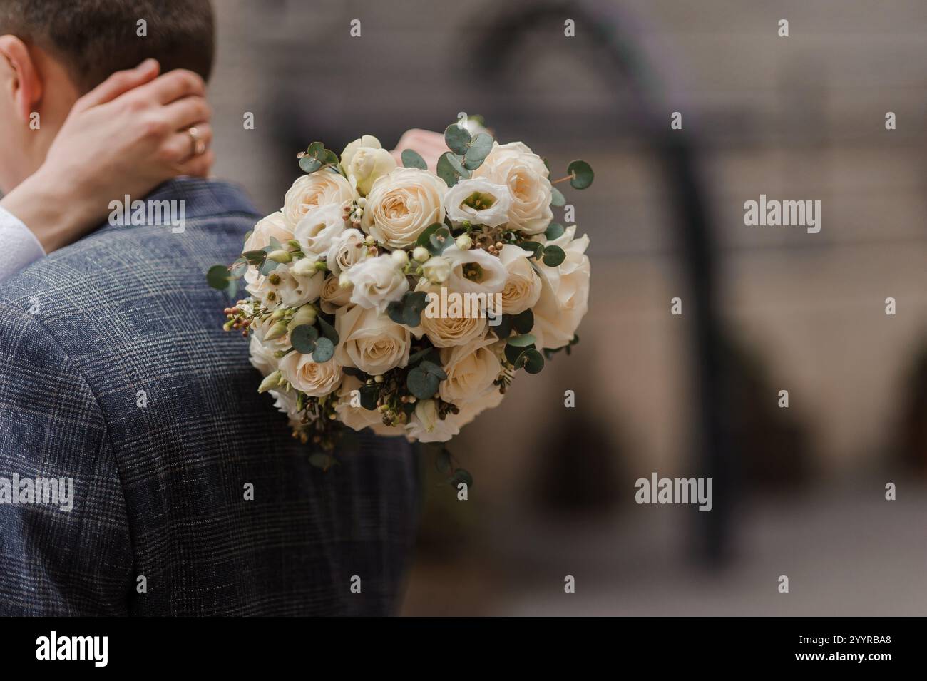 Bouquet tender cream roses hi-res stock photography and images - Alamy
