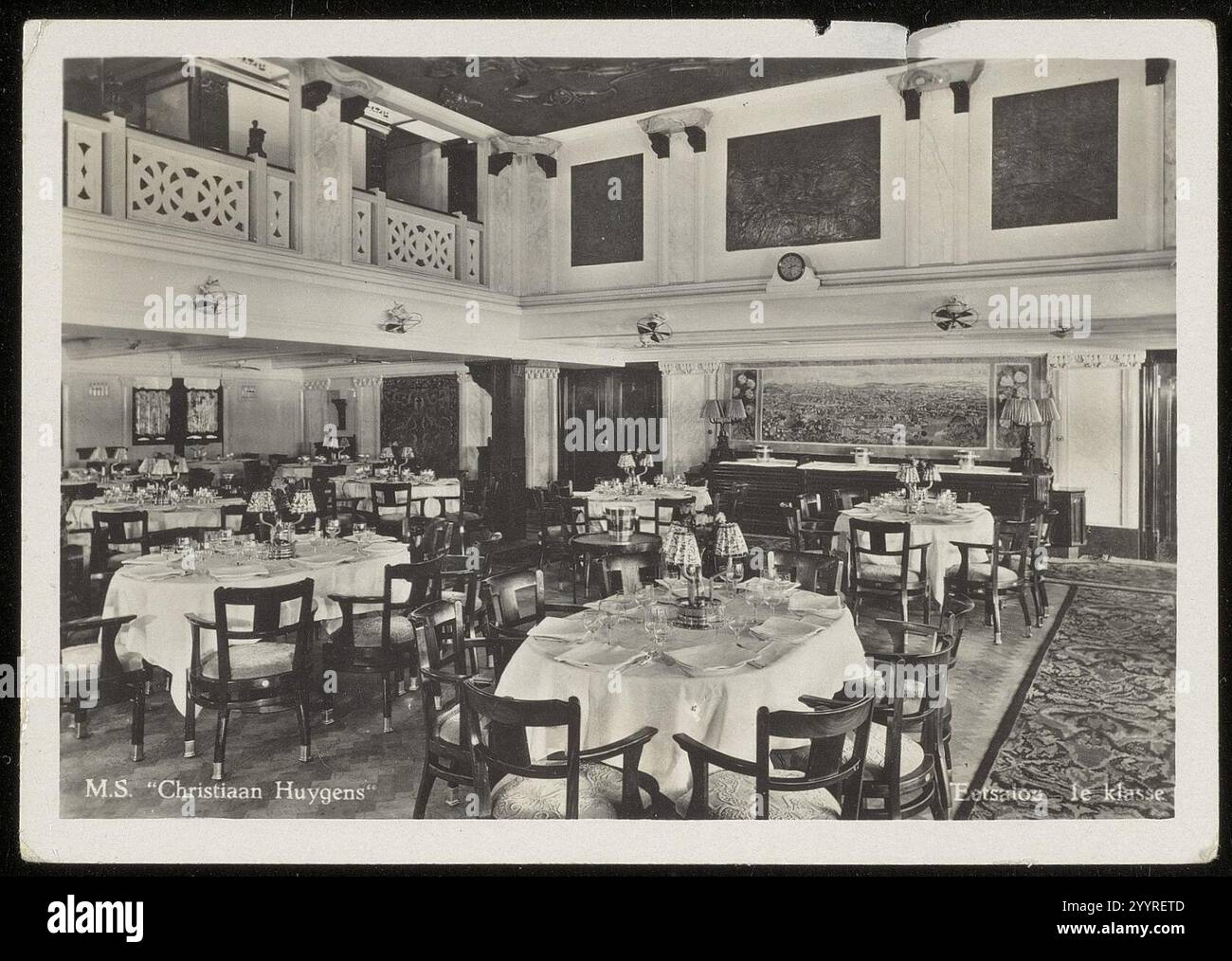 Dinerzaal eerste klas van het M.S. Christiaan Huygens met ligplaats op ...