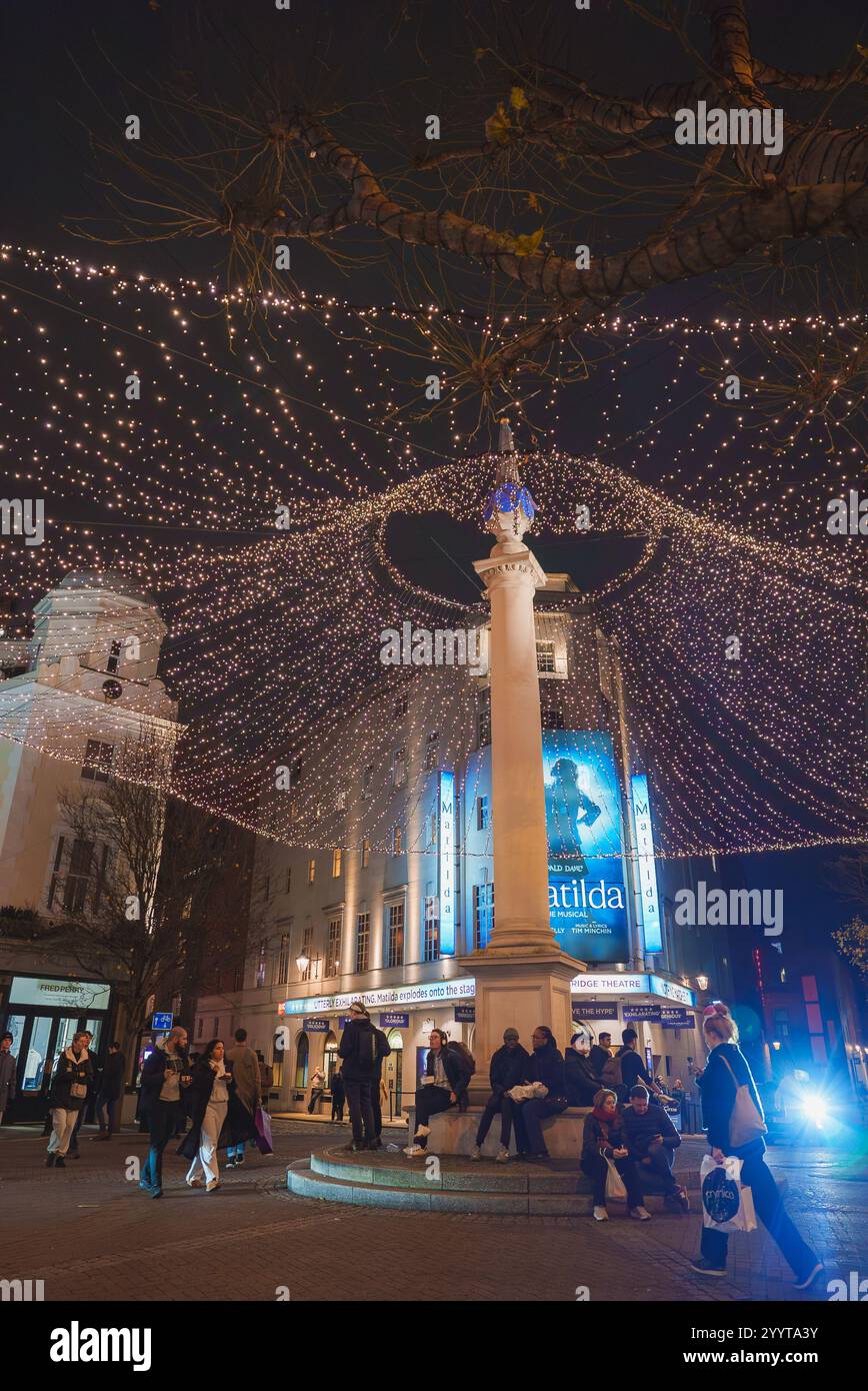 Cambridge Theatre London Night Hi res Stock Photography And Images Alamy