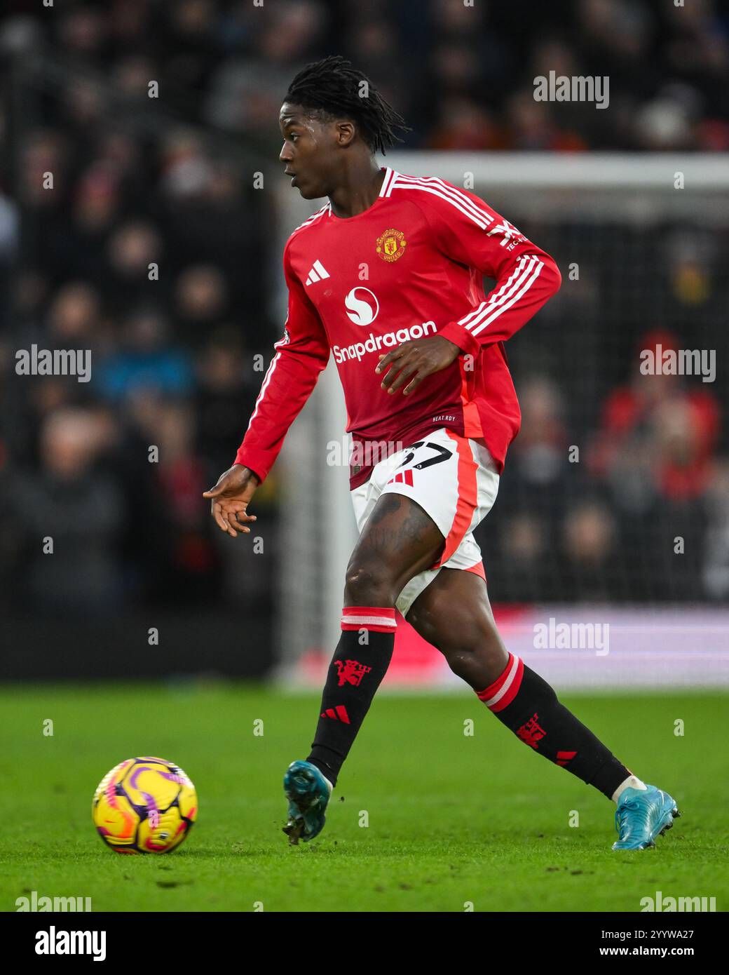 Kobbie Mainoo of Manchester United passes the ball during the Premier ...