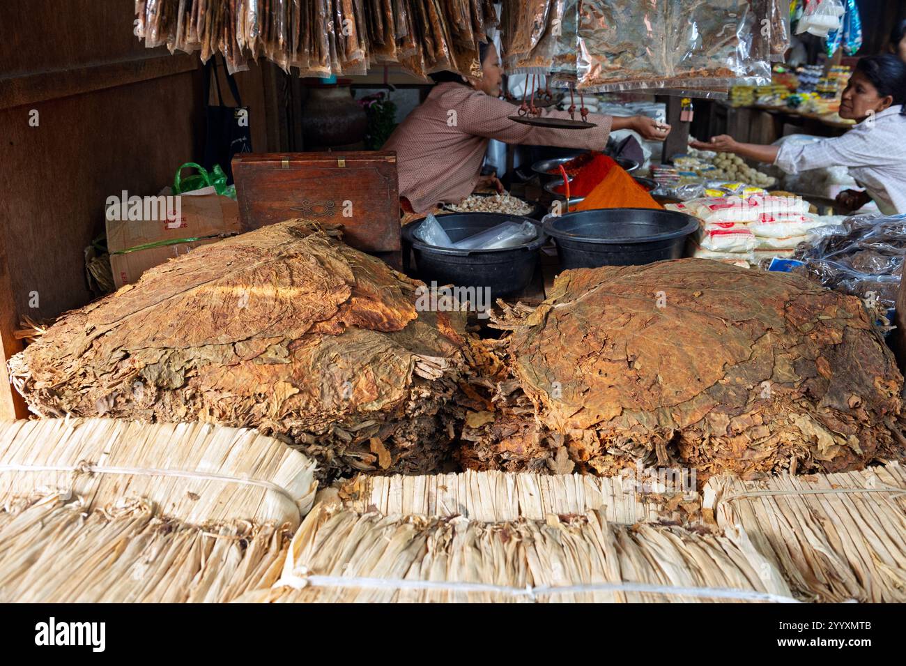 Bazaar tobacco hi-res stock photography and images