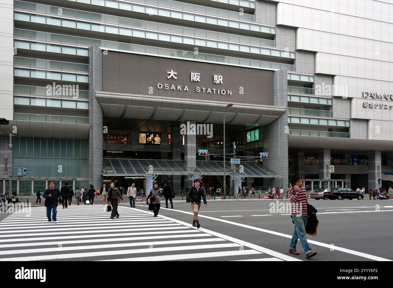 the-main-entrance-of-jr-west-japan-railway-osaka-station-in-umeda