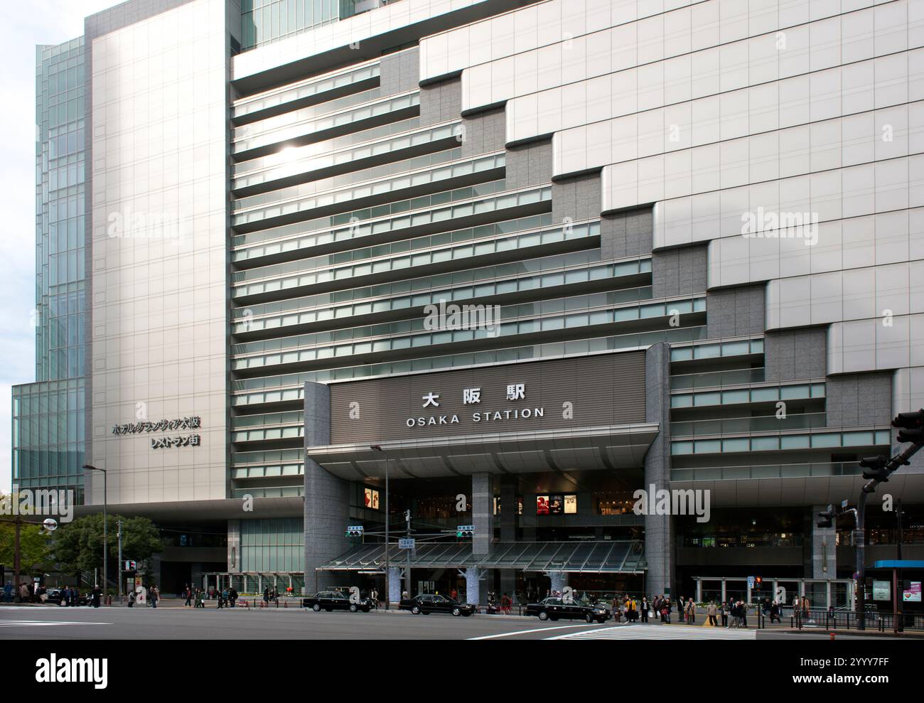 the-main-entrance-of-jr-west-japan-railway-osaka-station-in-umeda