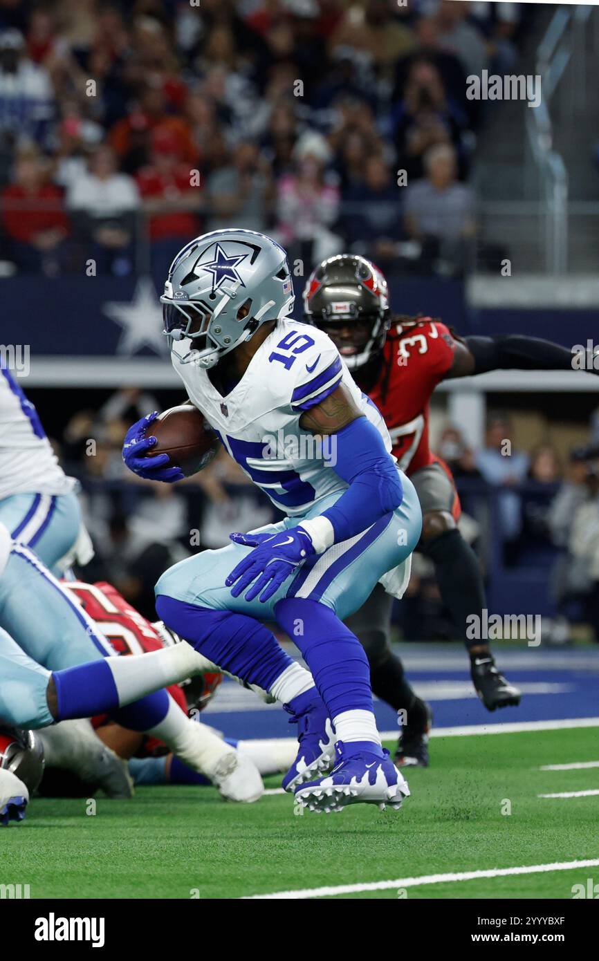 Dallas Cowboys running back Ezekiel Elliott (15) carries the ball for a ...