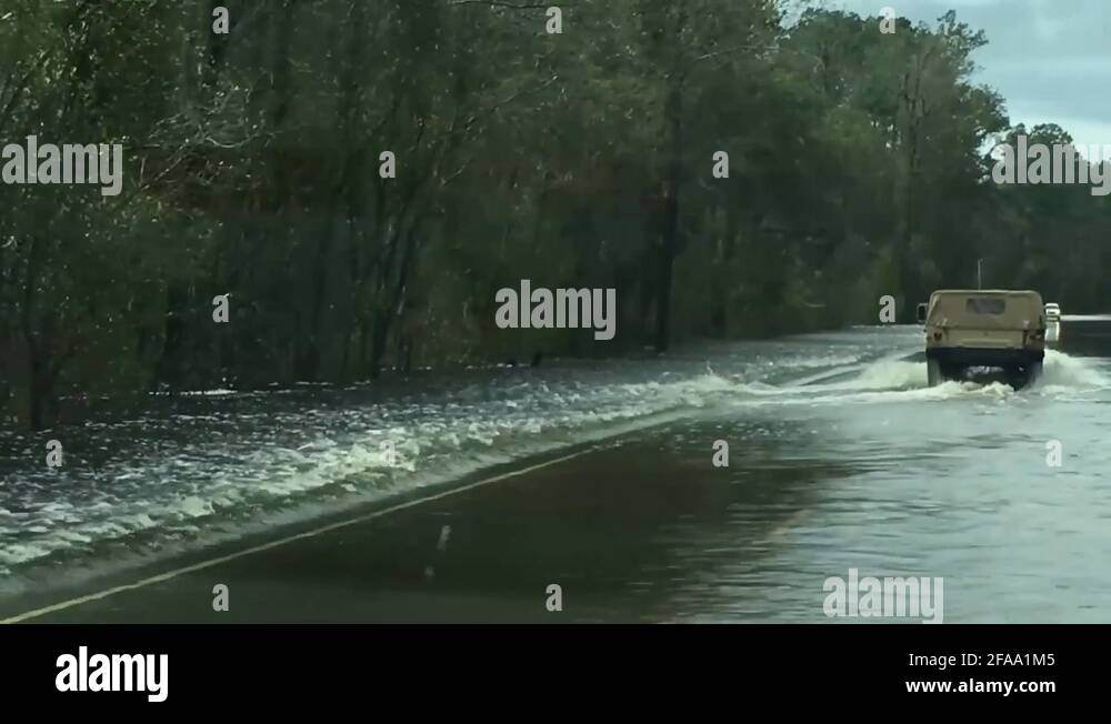 How to drive through flood water Stock Videos & Footage HD and 4K