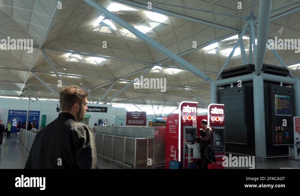 Baggage london stansted airport Stock Videos & Footage HD and 4K