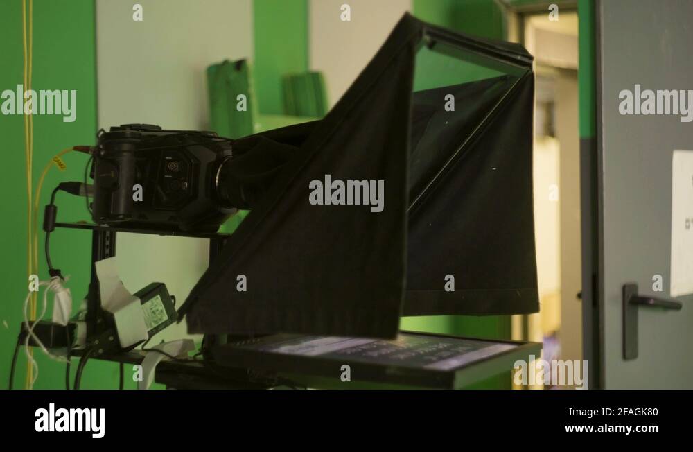 Teleprompter screen Stock Videos & Footage HD and 4K Video Clips Alamy