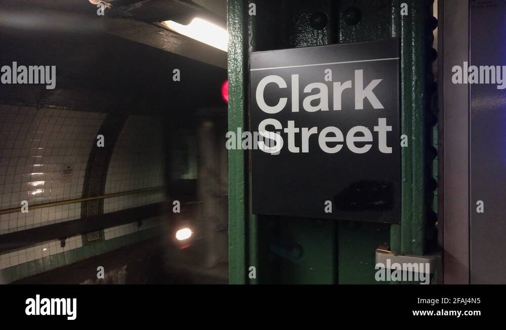 Clark street station Stock Videos & Footage HD and 4K Video Clips Alamy