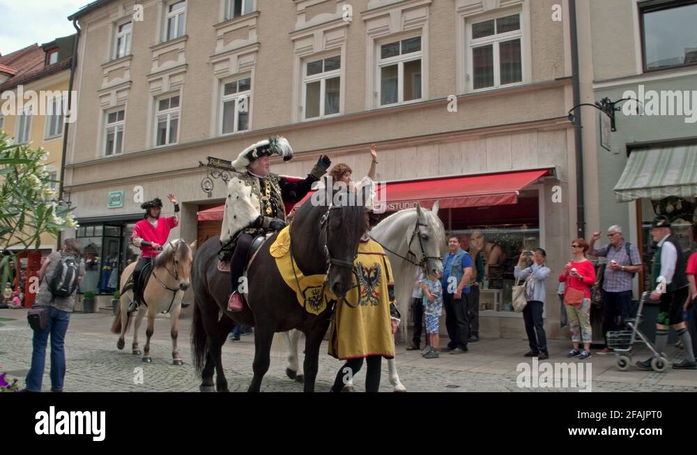 Ermine robe Stock Videos & Footage HD and 4K Video Clips Alamy