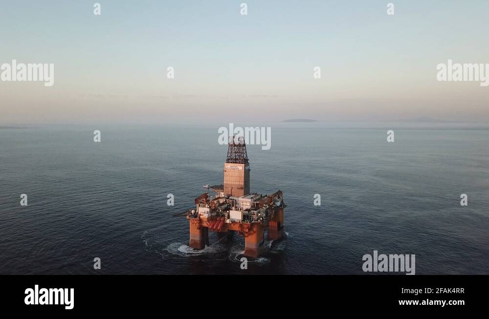 Bp oil rig sunset Stock Videos & Footage - HD and 4K Video Clips - Alamy