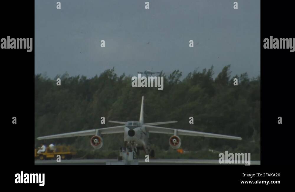Scene of Air Force One land on airfield 1969 Stock Video Footage Alamy