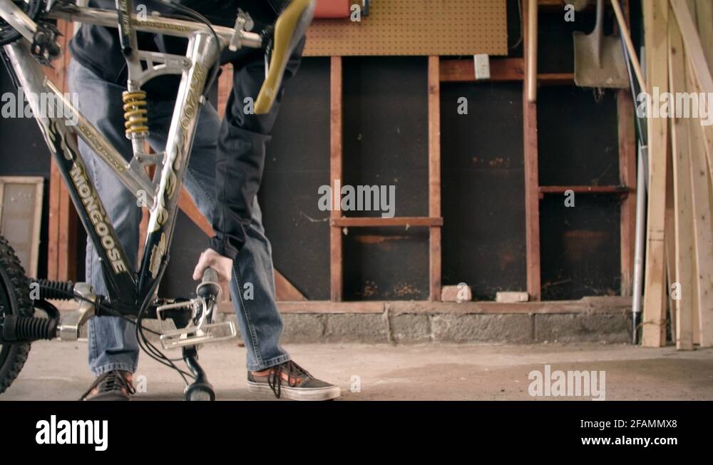 Upside down bicycle Stock Videos & Footage HD and 4K Video Clips Alamy