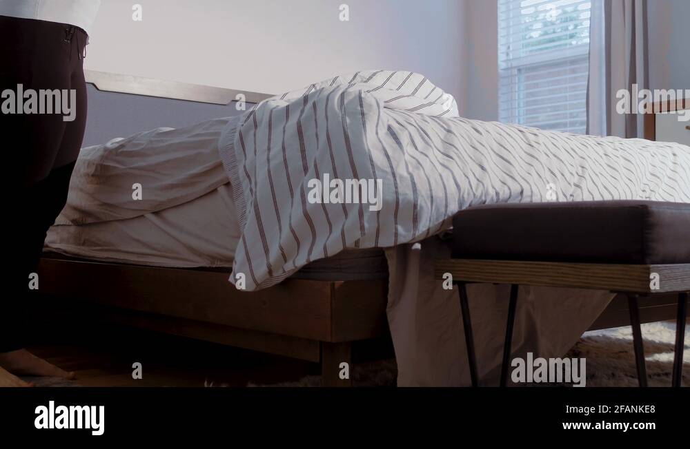 Airing blanket Stock Videos & Footage HD and 4K Video Clips Alamy