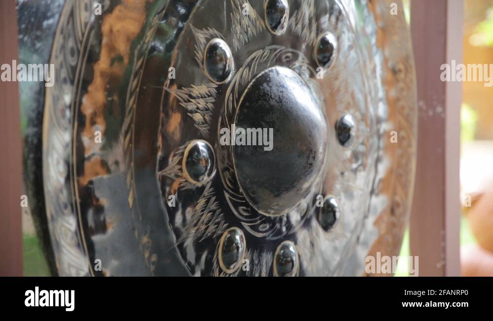 Ring gong Stock Videos & Footage HD and 4K Video Clips Alamy