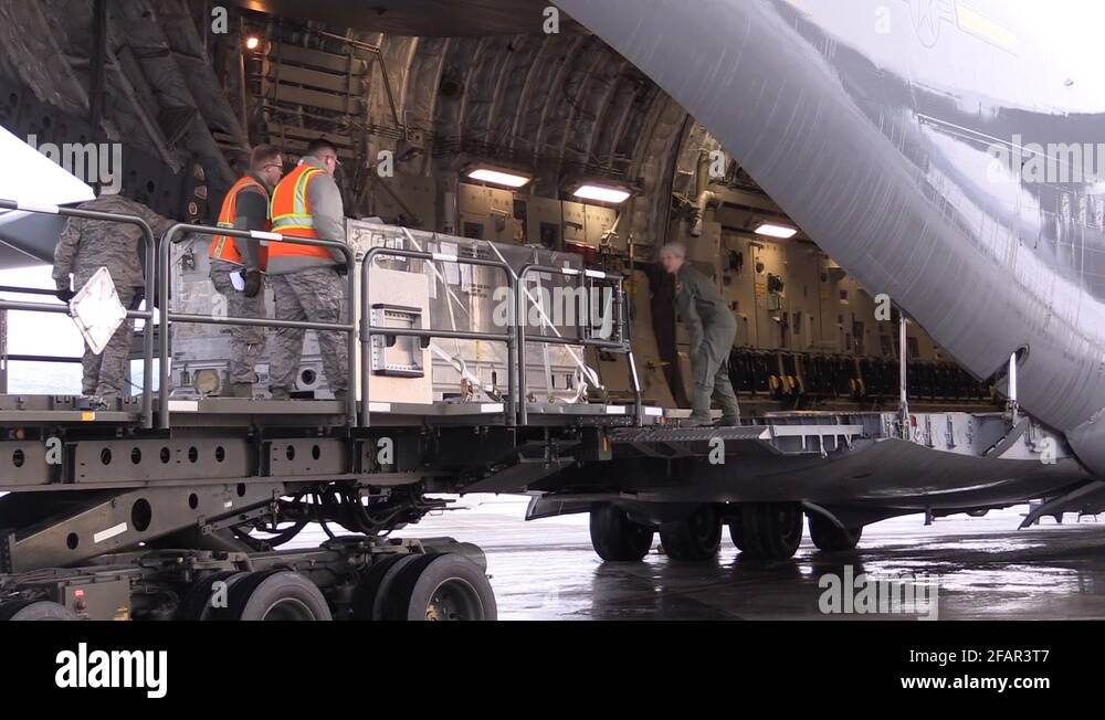 aircraft-maintainers-stock-videos-footage-hd-and-4k-video-clips-alamy