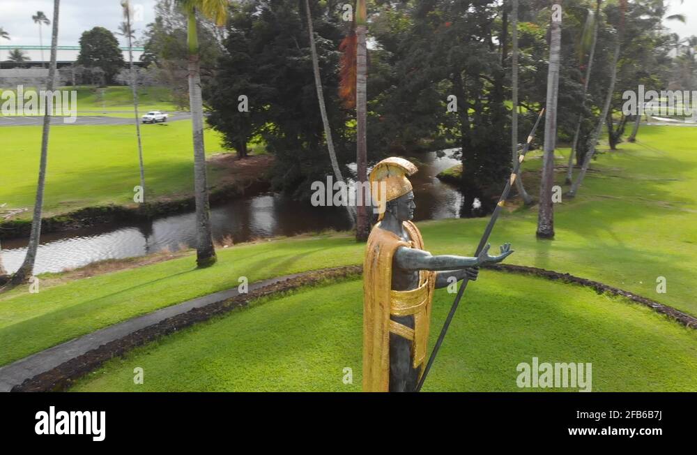 statue of king Kamehameha in hilo hawaii 24k gold Stock Video Footage ...