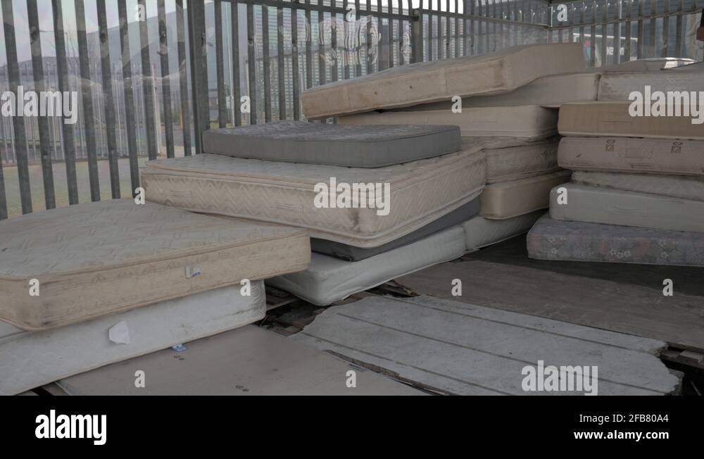 Mattresses stack Stock Videos & Footage HD and 4K Video Clips Alamy