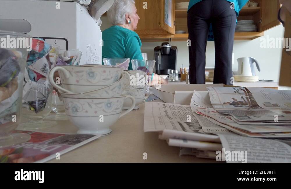 Packing tea Stock Videos & Footage HD and 4K Video Clips Alamy