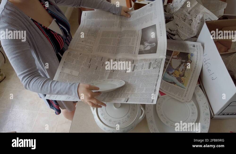 Wrapping plates Stock Videos & Footage HD and 4K Video Clips Alamy