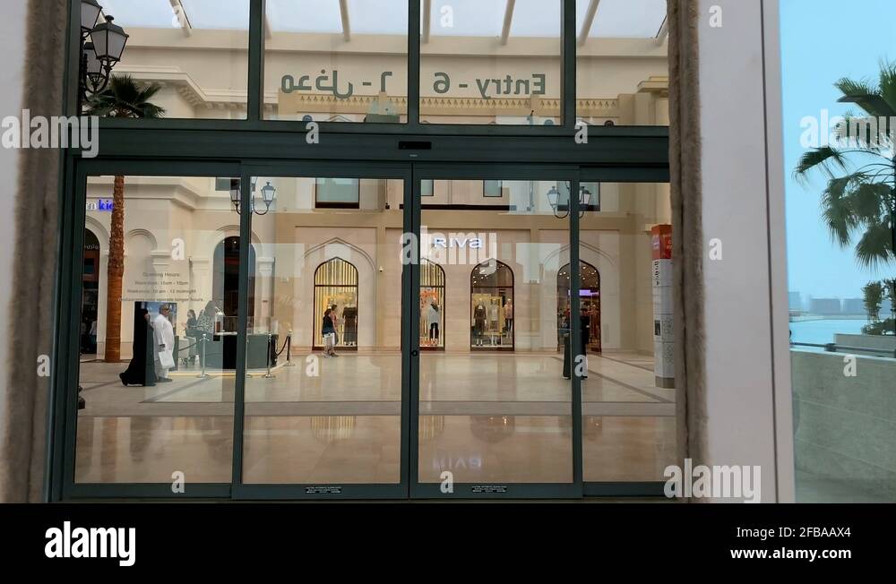 Mall entrance doors Stock Videos & Footage HD and 4K Video Clips Alamy