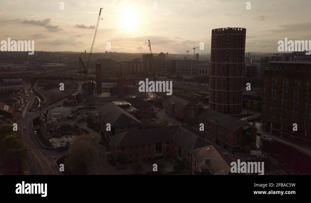 Leeds canal crane Stock Videos & Footage HD and 4K Video Clips Alamy