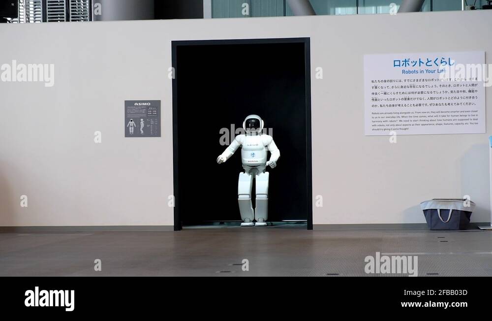 Tracking of Asimo humanoid robot running in Miraikan museum ...