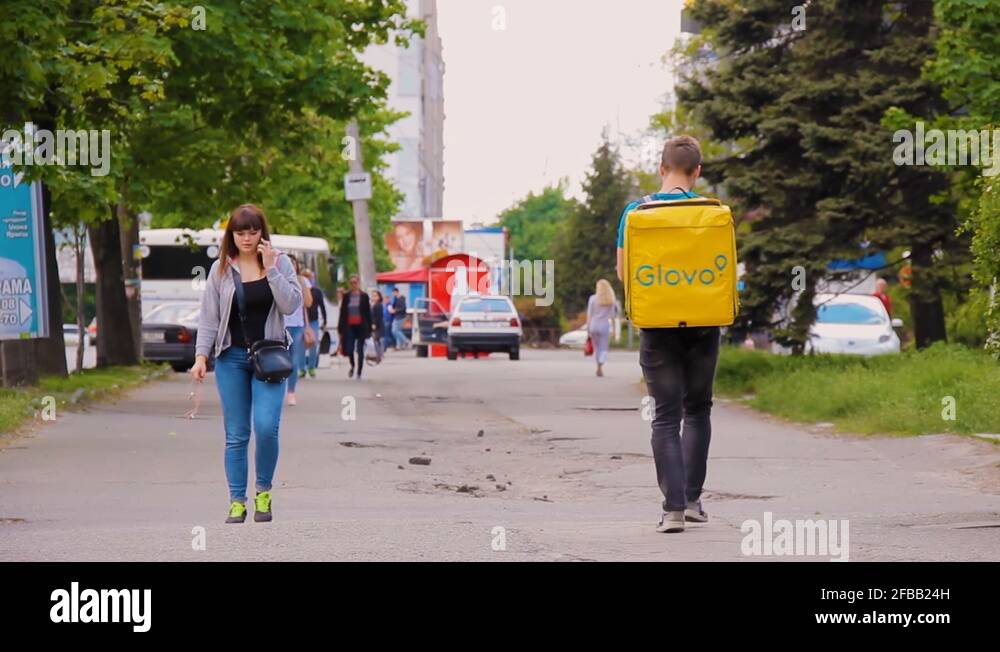 Glovo logo Stock Videos & Footage - HD and 4K Video Clips - Alamy