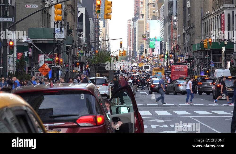 Ave nyc Stock Videos & Footage - HD and 4K Video Clips - Alamy