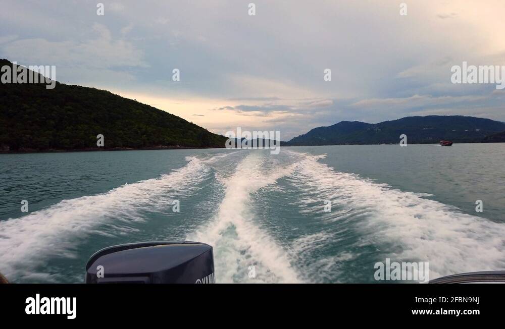 Speedboat racing Stock Videos & Footage - HD and 4K Video Clips - Alamy