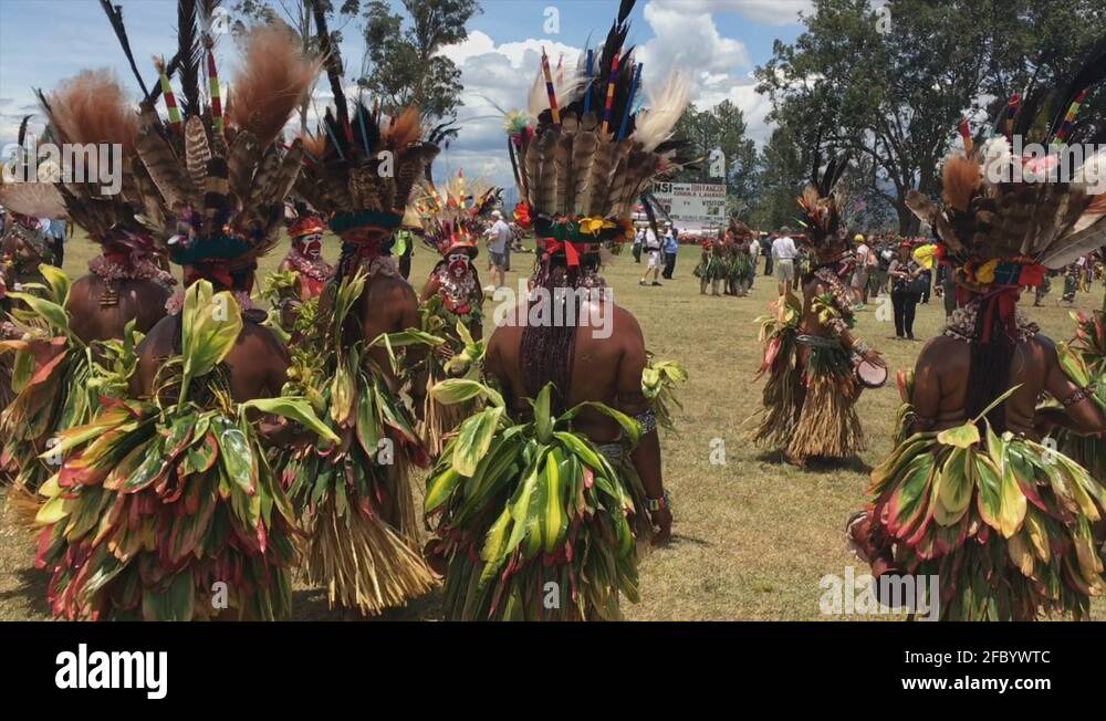 Women of Papua new guinea dancing at the singsing festival Stock Video ...