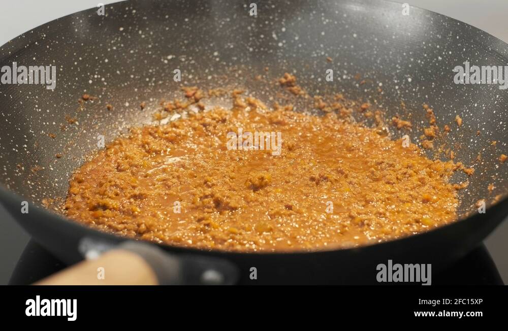 Ragout bolognese Stock Videos &amp; Footage - HD and 4K Video Clips - Alamy