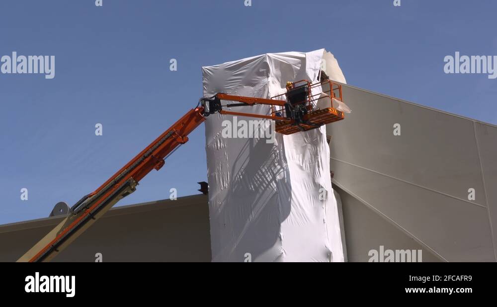 Scaffold shrink wrap Stock Videos & Footage HD and 4K Video Clips Alamy