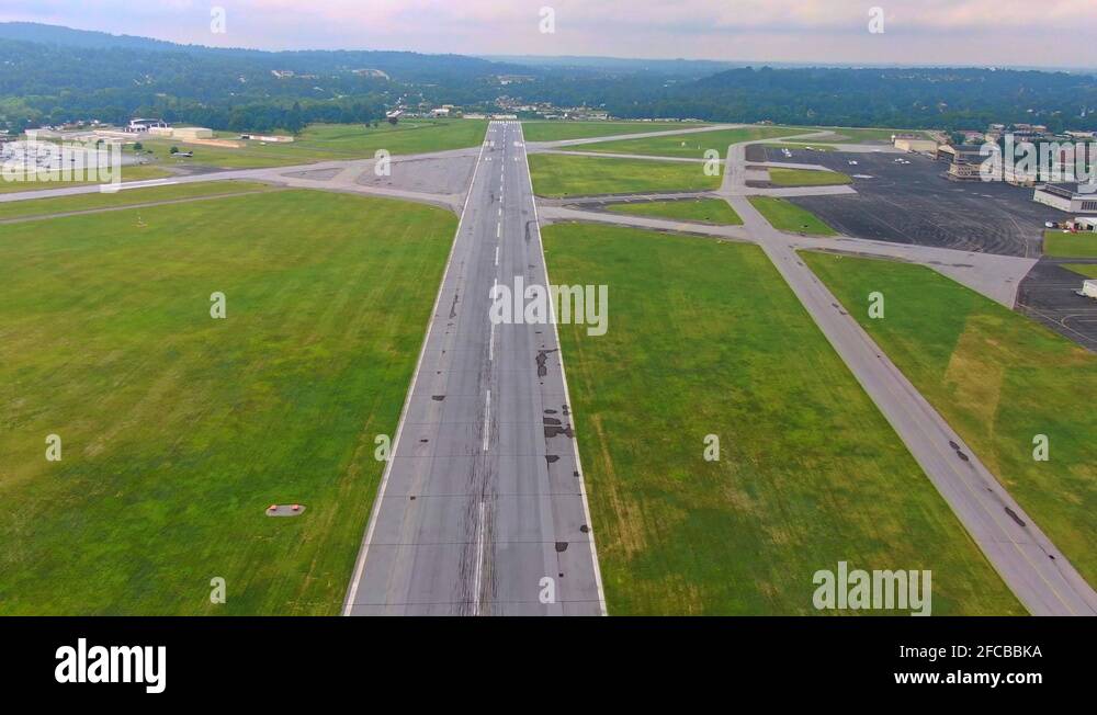 General aviation airport tower Stock Videos & Footage HD and 4K Video Clips Alamy