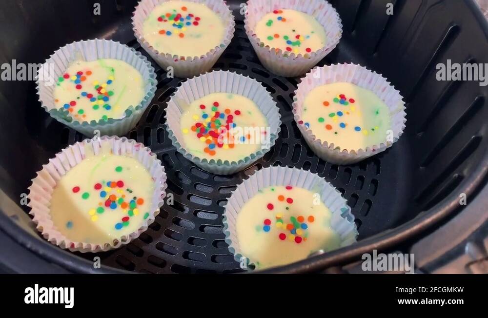 Easy air fryer Stock Videos & Footage HD and 4K Video Clips Alamy