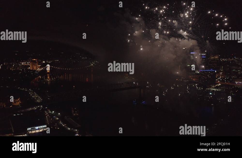 Webn fireworks Stock Videos & Footage HD and 4K Video Clips Alamy
