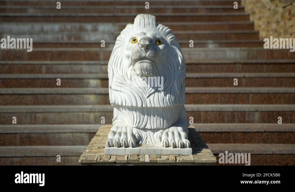 White lion statue Stock Videos & Footage HD and 4K Video Clips Alamy