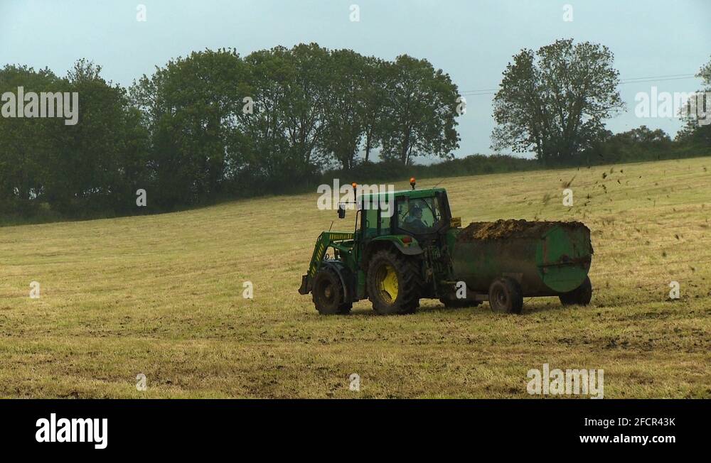 Spreading mulch Stock Videos & Footage HD and 4K Video Clips Alamy