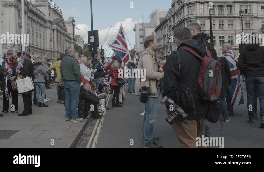 Paparazzi photographers uk Stock Videos u0026 Footage - HD and 4K Video Clips - Alamy